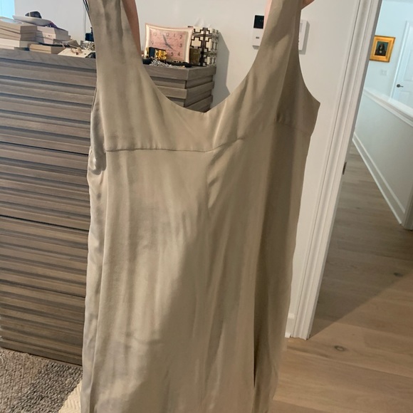 Gorgeous Parisian romper - Picture 2 of 5